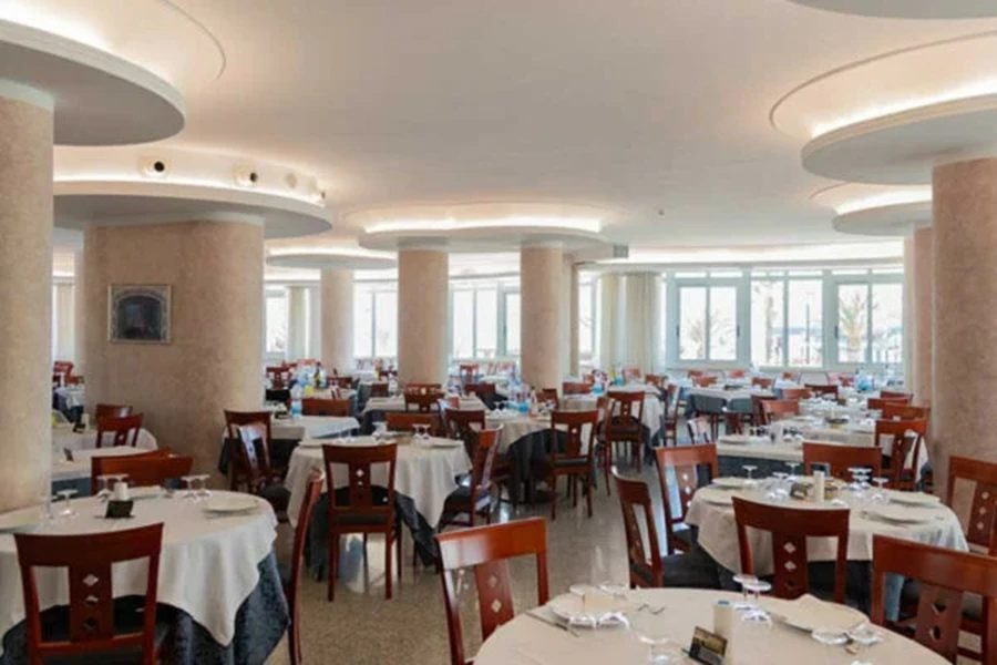 Hotel Maxim's Rostorante