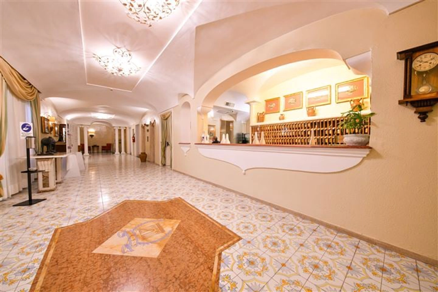 Hall Hotel Augusto Ischia (2)