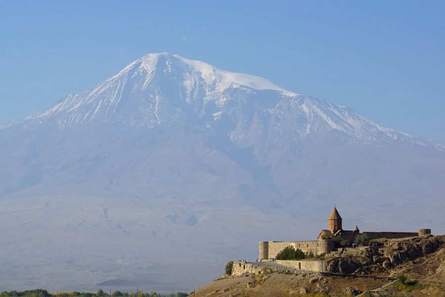 Tour in Armenia Castello