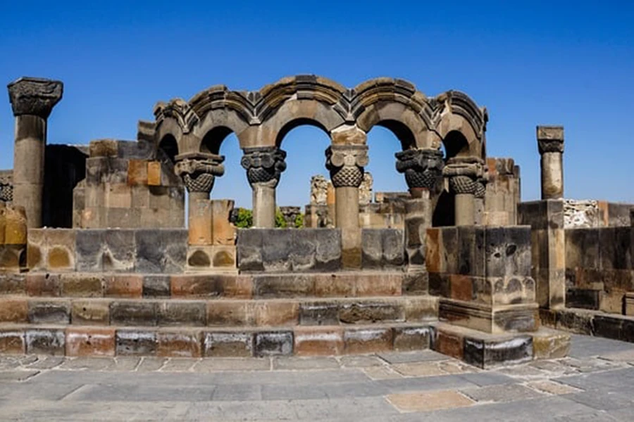 Tour in Armenia rovine