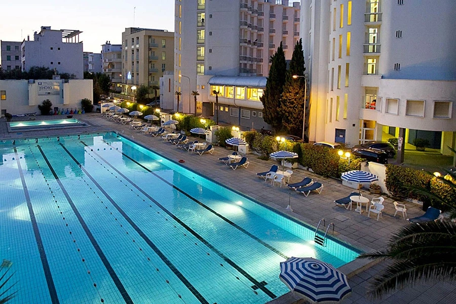 Hotel HR Piscina