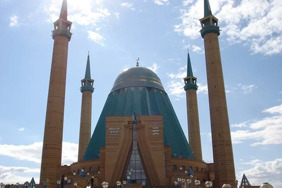 Tour in Azerbaijan & Georgia moschea (2)