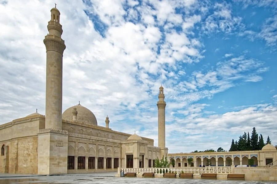 Tour in Azerbaijan & Georgia moschea
