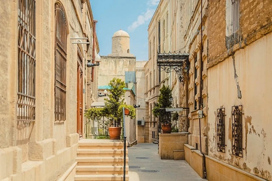 Tour in Azerbaijan & Georgia strada
