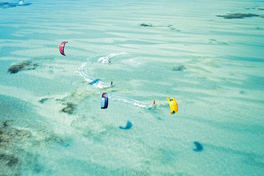 Zanzibar kite surfing